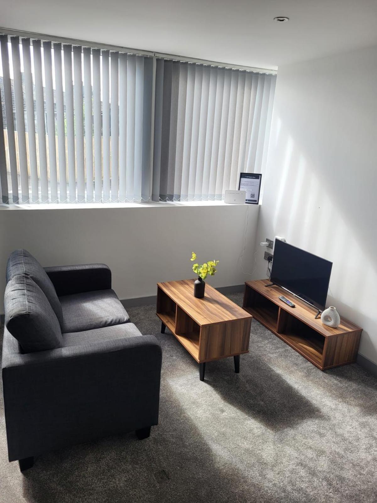 Modern 1 Bedroom Yeadon Apartment Exterior foto